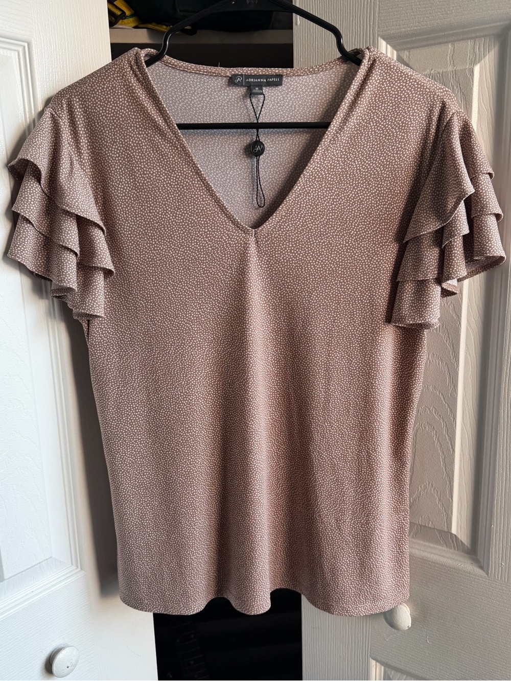 Adrianna Papell NWOT Dusty Taupe V‑Neck Ruffle Sleeve Blouse